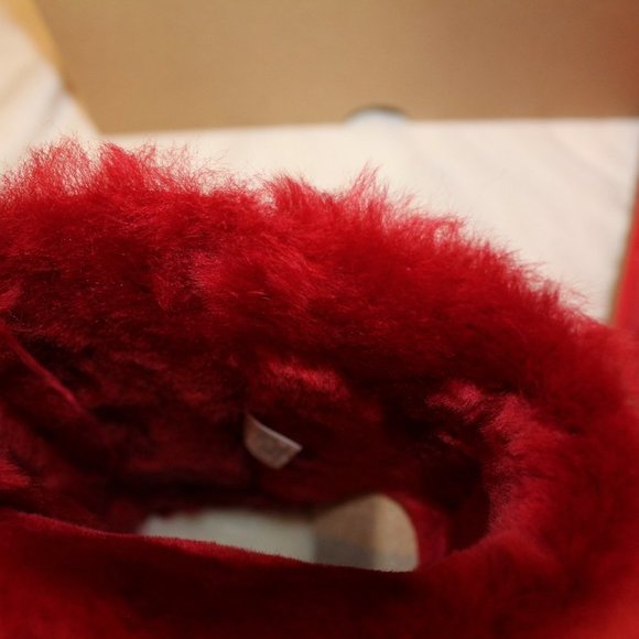 NIB UGG GIRL'S BAILEY BOW RIBBON SUEDE SHEARLING CLASSIC SHORT BOOTS RED - Picture 6 of 7